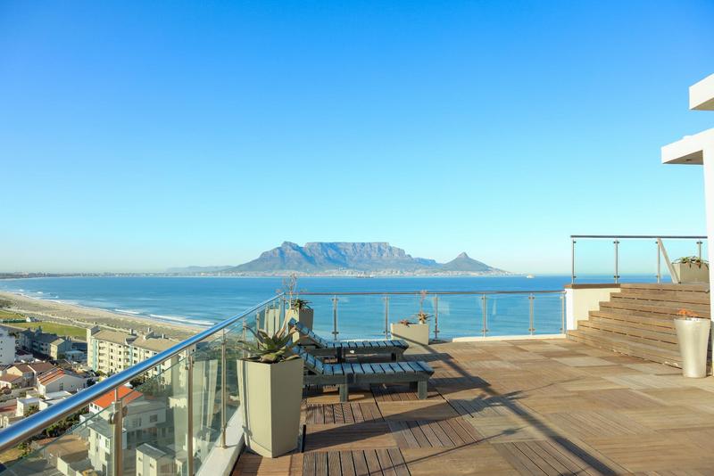 4 Bedroom Property for Sale in Bloubergstrand Western Cape